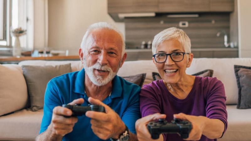 người cao tuổi và game điện tử người cao tuổi và game điện tử
